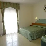 Garden Ξενοδοχείο 4*
