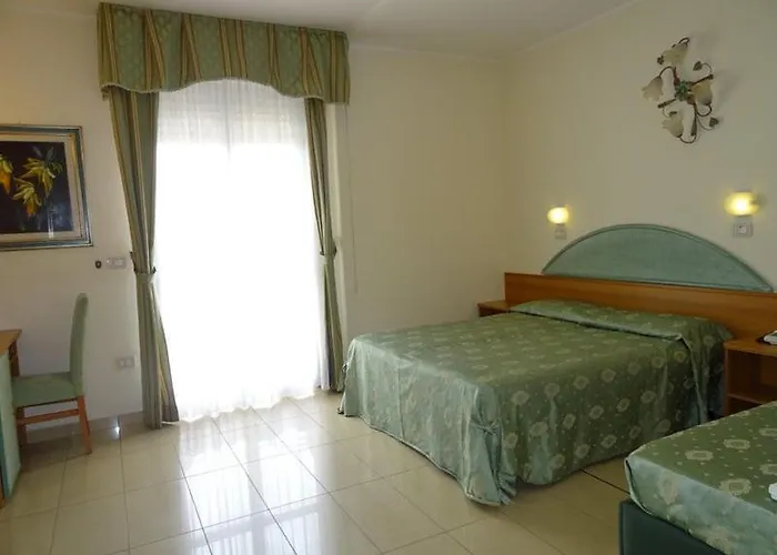Garden Hotel 4*